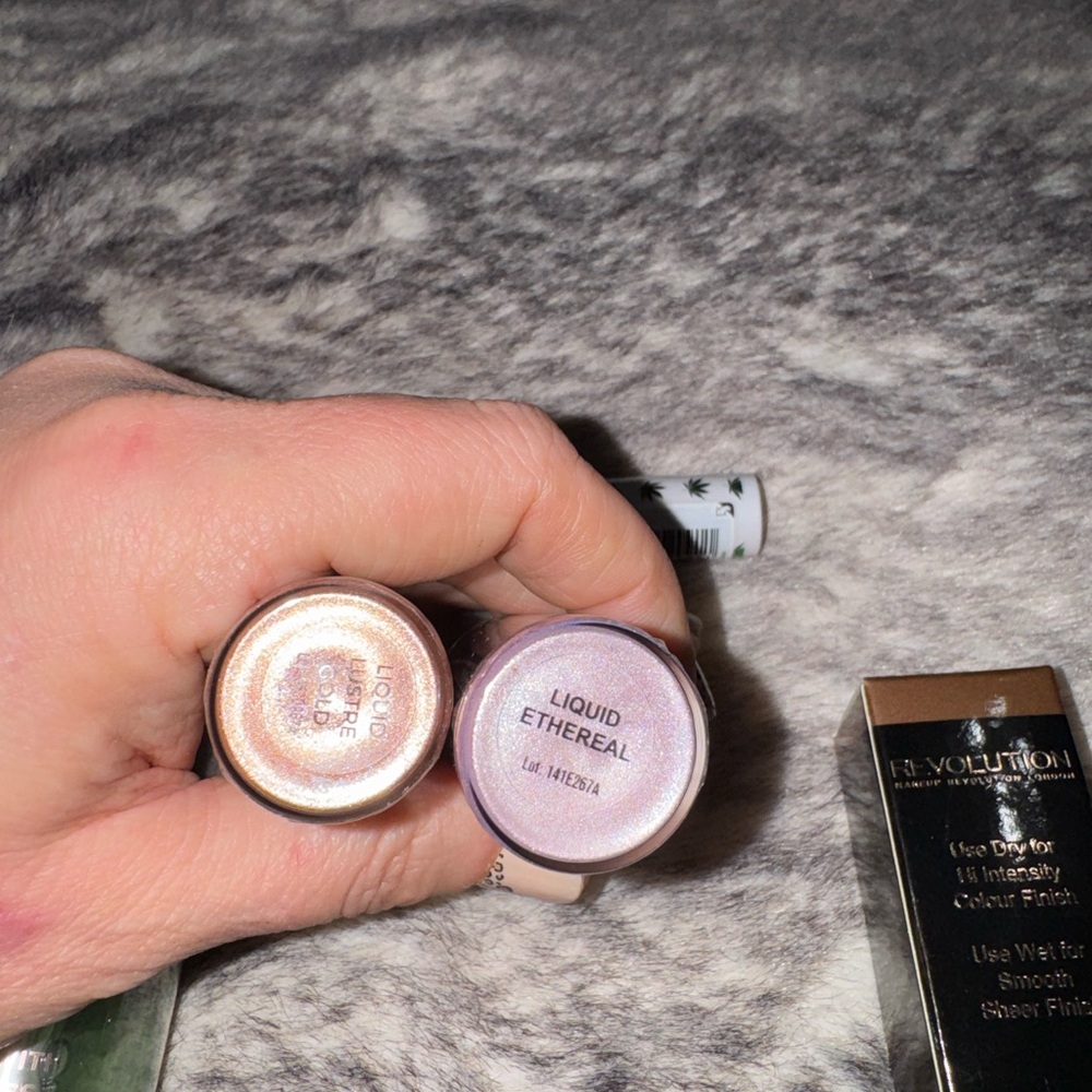 Revolution Makeup Set - Picture 3 of 7